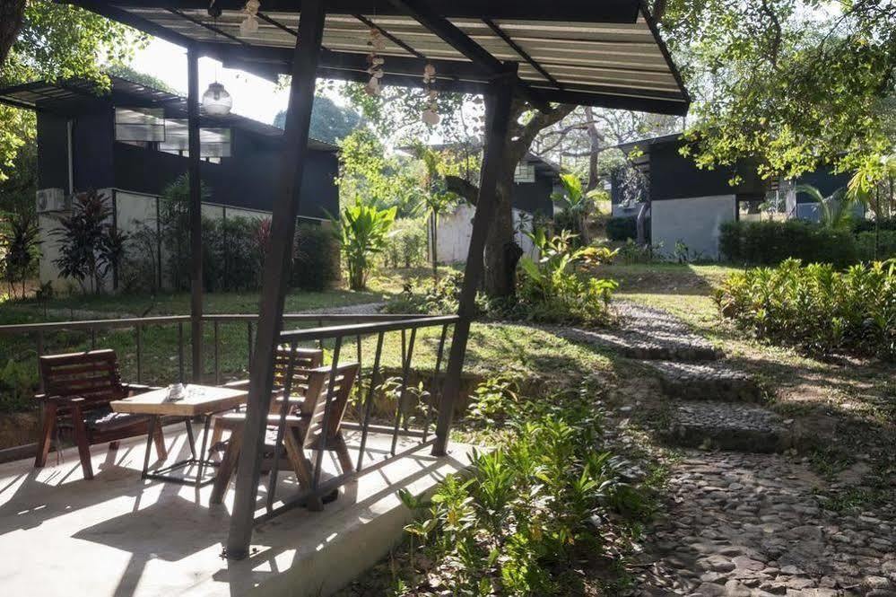 Himmapan Resort Koh Phayam Bagian luar foto