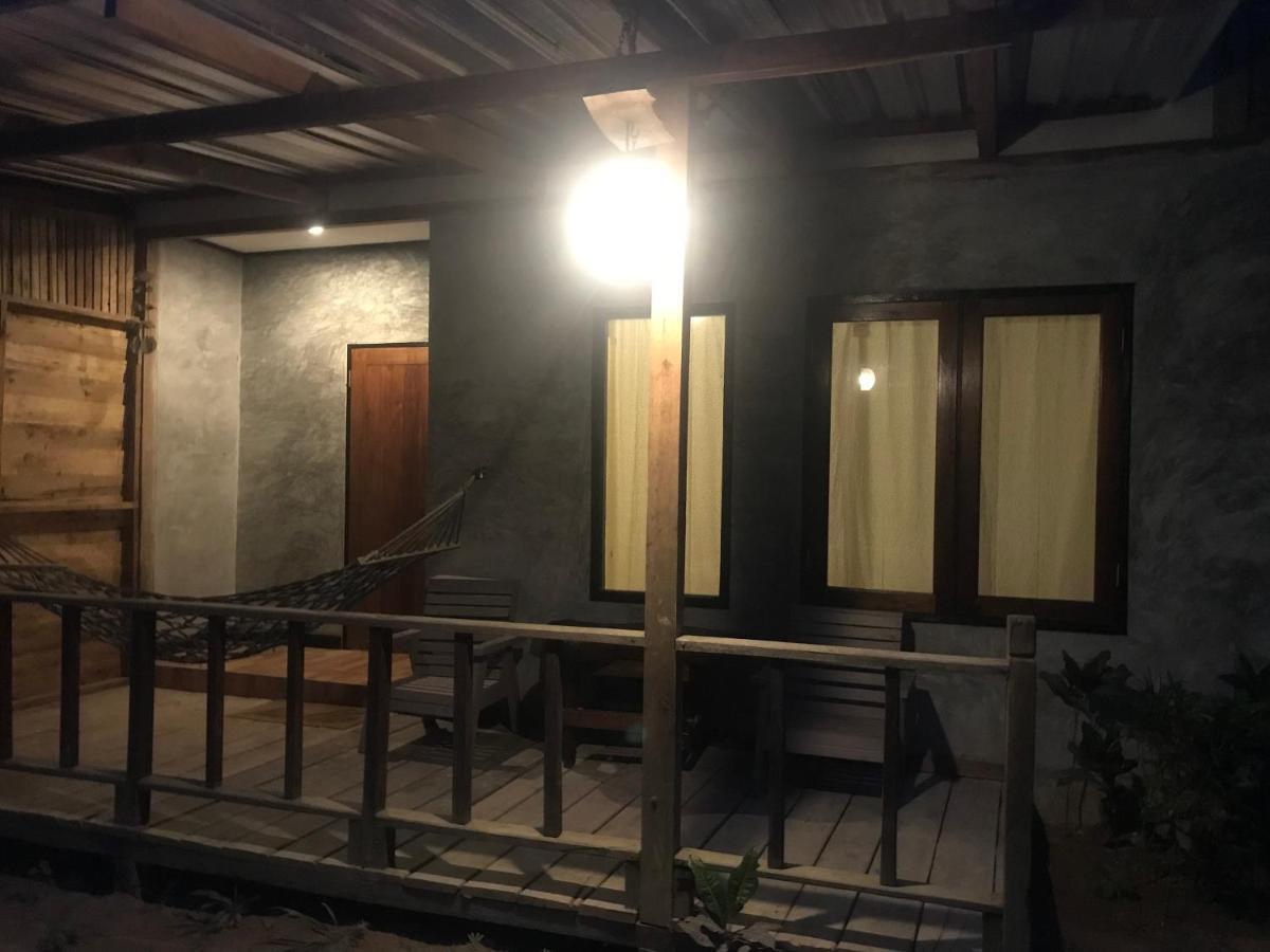 Himmapan Resort Koh Phayam Bagian luar foto